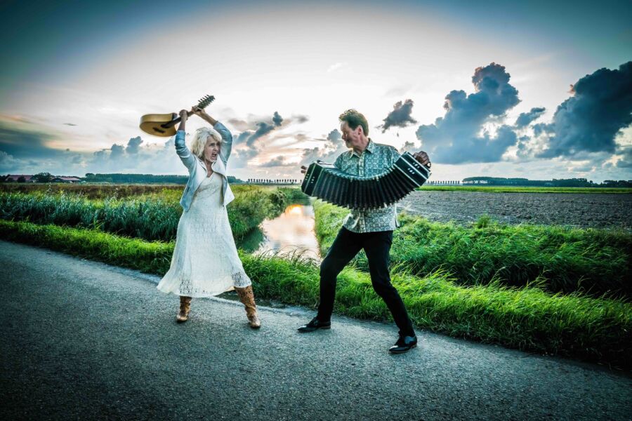 Leoni Jansen en Carel Kraayenhof	– Melancholie in de Polder 2