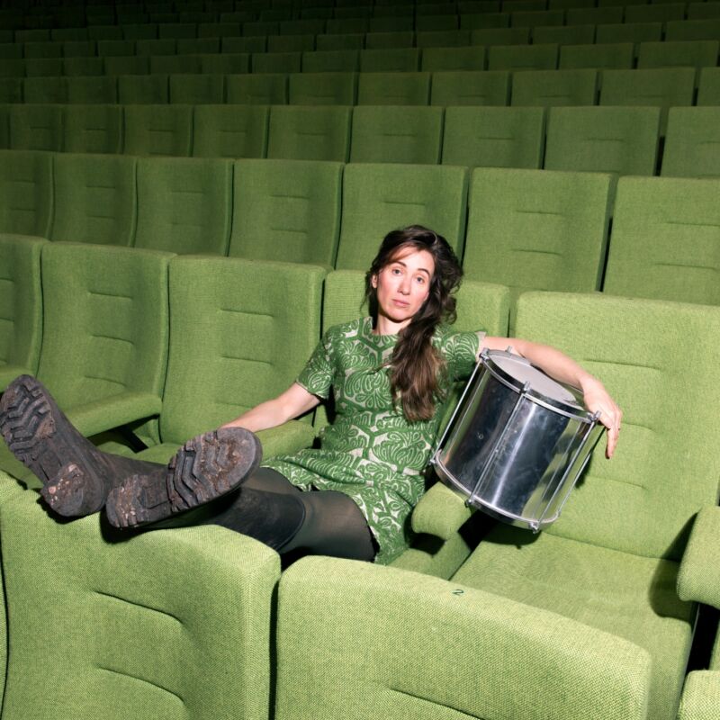 De Veenfabriek en Touki Delphine – SUPERDRUM